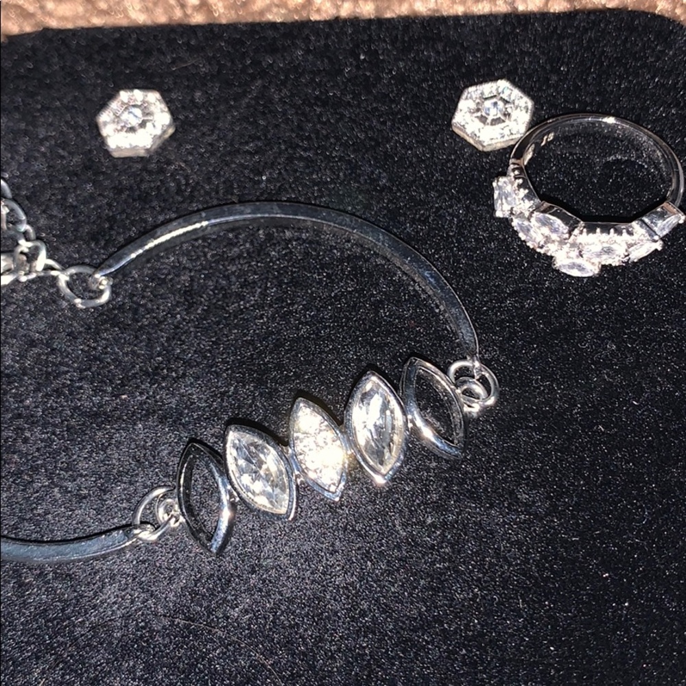 🌻Fashion jewelry bundle🌻